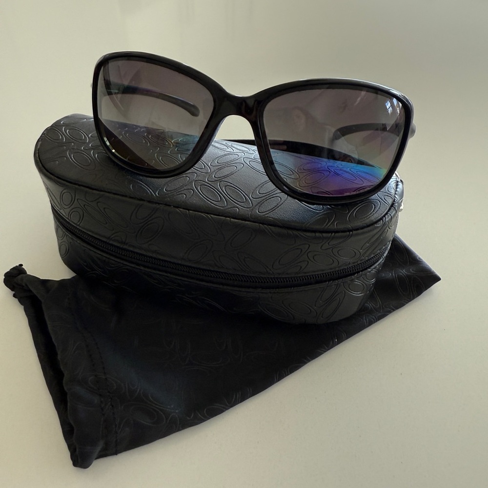 Oakley Glossy Black Sunglasses with Case